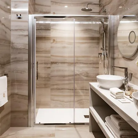 Palazzo Castagna Boutique Hotel *